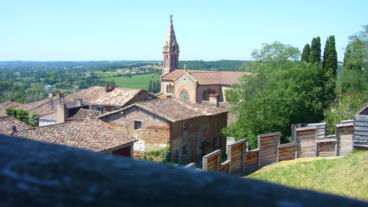 Eglise chalet les templiers location de gites chalet Monclar de quercy